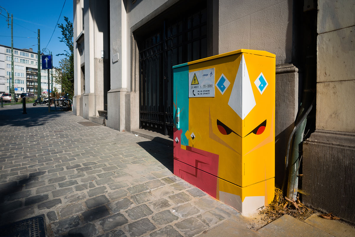 Creatures Cabine Street Art Sibelga didWee