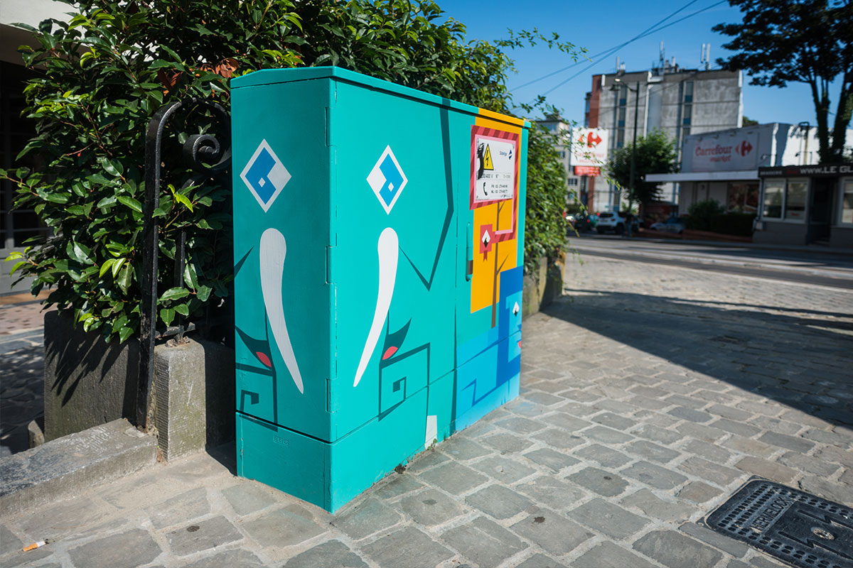Creatures Cabine Street Art Sibelga didWee